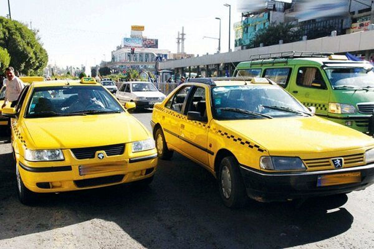 هر تاکسی باید ۳ مسافر را سوار کند