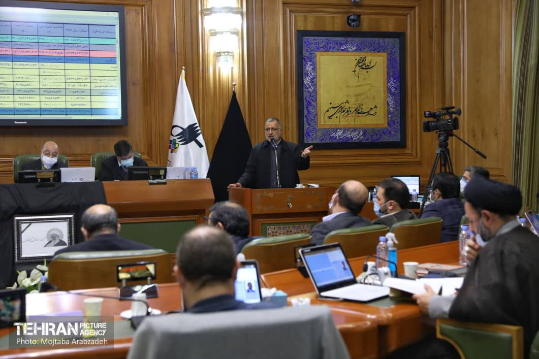 علیرضا زاکانی: املاک شهرداری تهران روز سه شنبه در بورس عرضه می‌شود