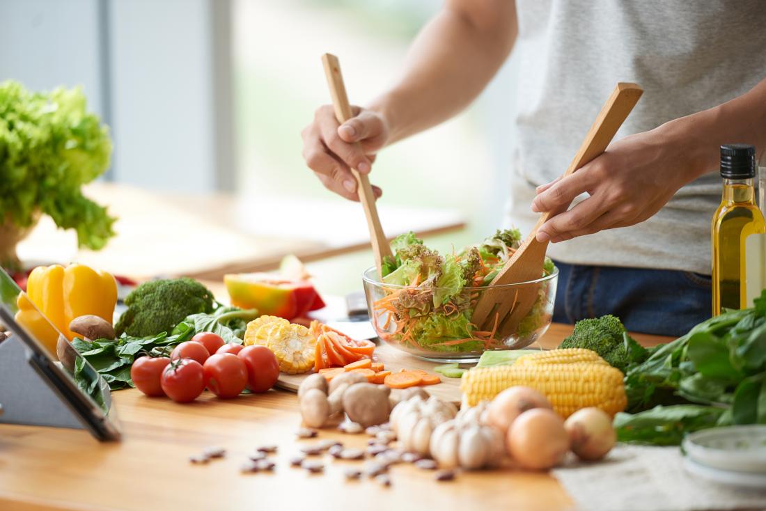 ۱۱ ماده غذایی برای تقویت سیستم ایمنی بدن در برابر امیکرون