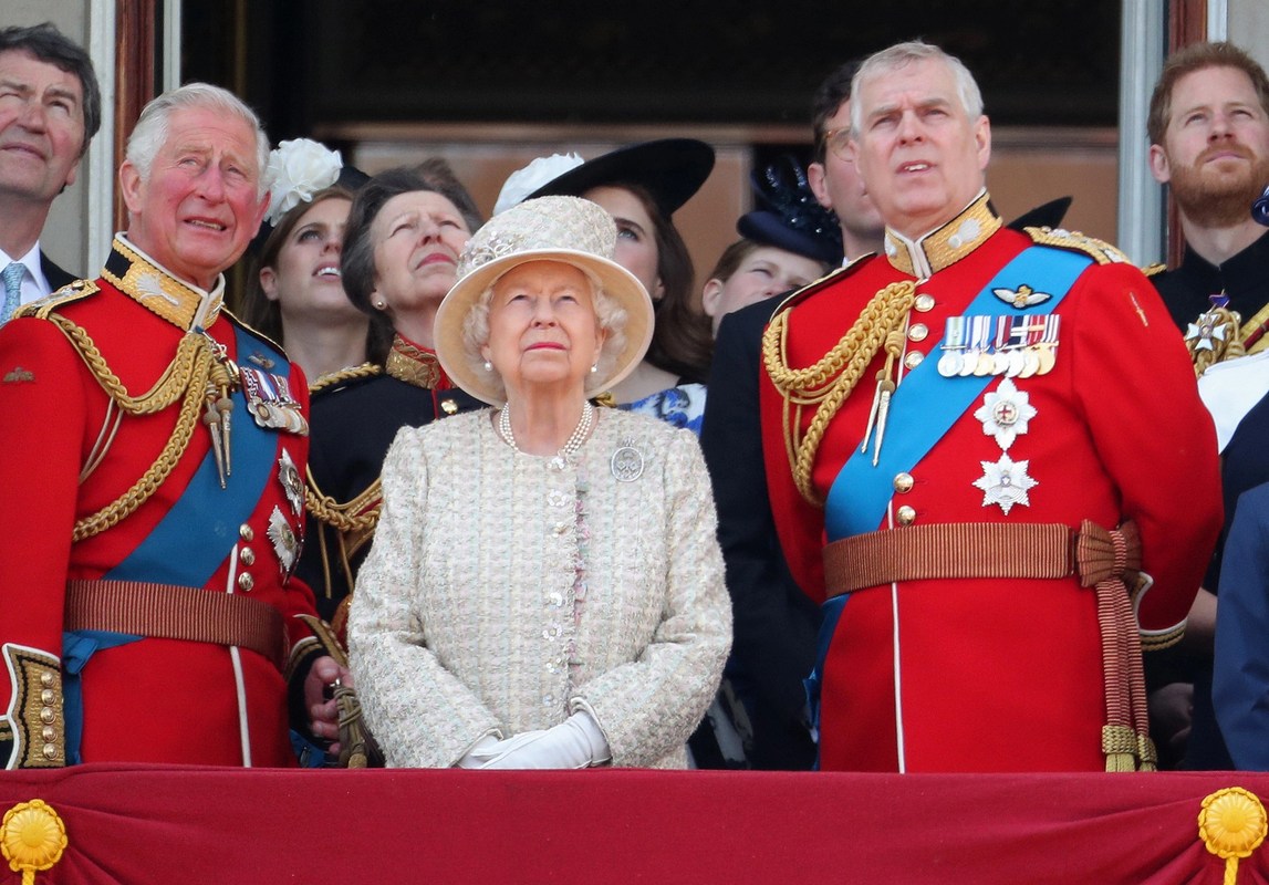 پسر ملکه بریتانیا با زنی که او را به «تعرض جنسی» متهم کرده بود به توافق رسید
