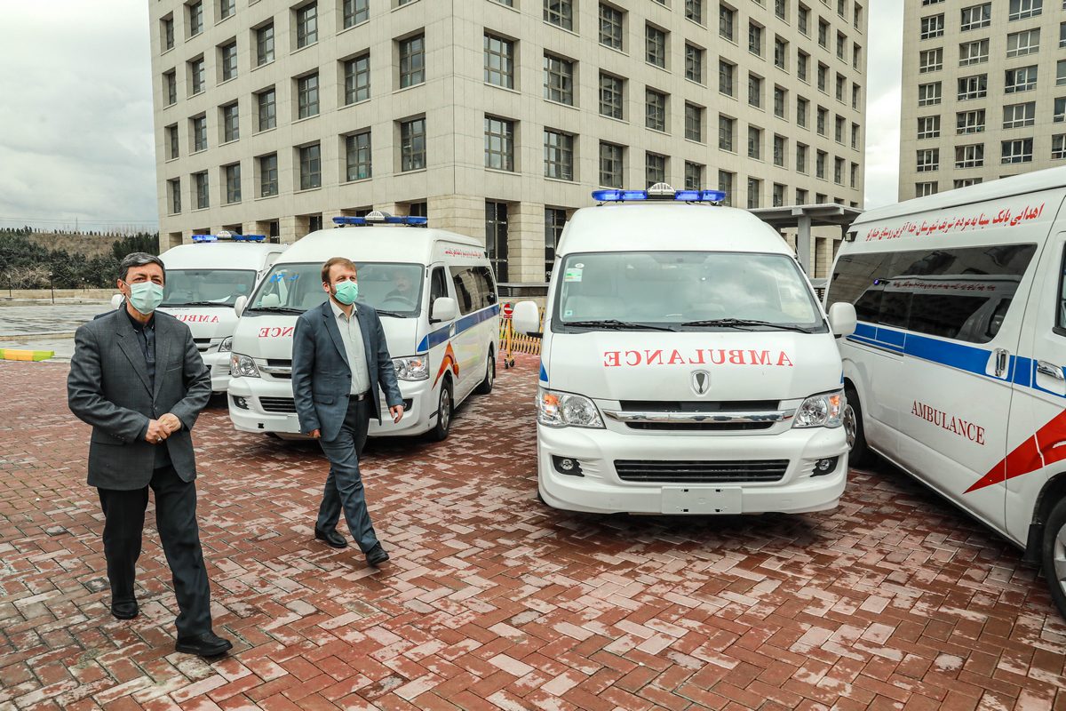 پرویز فتاح: ۲۶ دستگاه آمبولانس به مراکز درمانی مناطق محروم اهدا شد