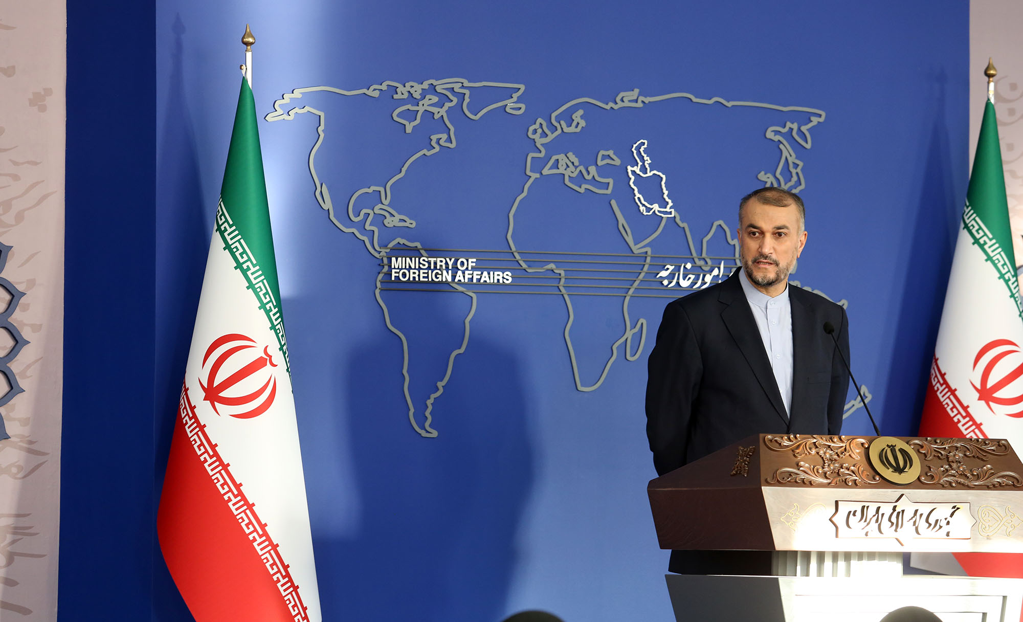 حسین امیرعبداللهیان: ایران هم با جنگ و هم با اعمال تحریم مخالف است