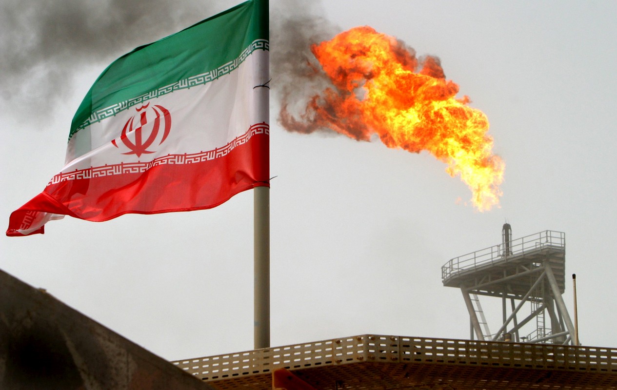 قیمت نفت خام ایران ۵ دلار گران شد