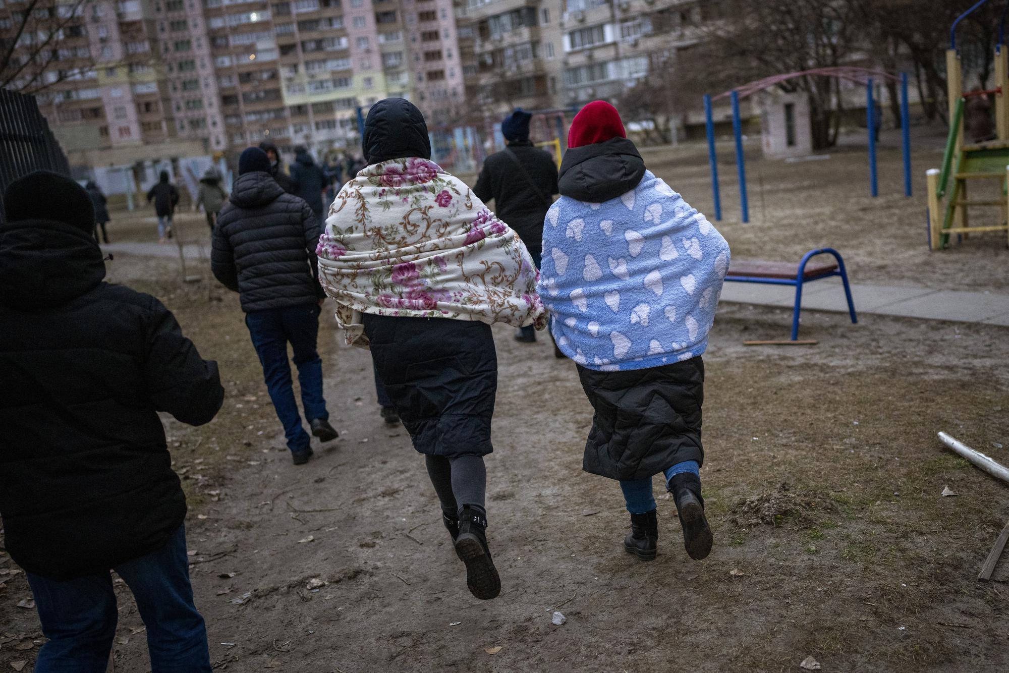 مردم وحشت زده اوکراین در پناهگاه‌ها