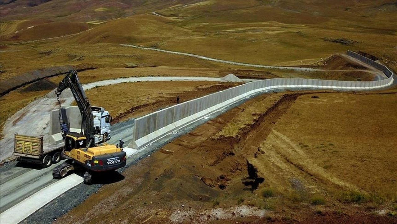 دیوار بتنی مرز ترکیه ایران