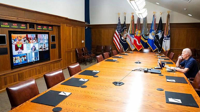 جنجال عکس جو بایدن و نمایش چهره ماموران امنیتی آمریکا