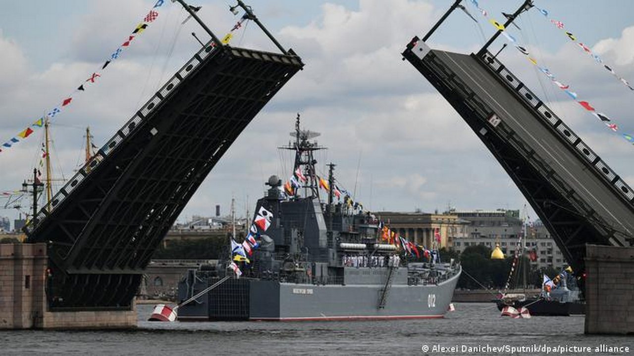 رژه نیروی دریایی روسیه