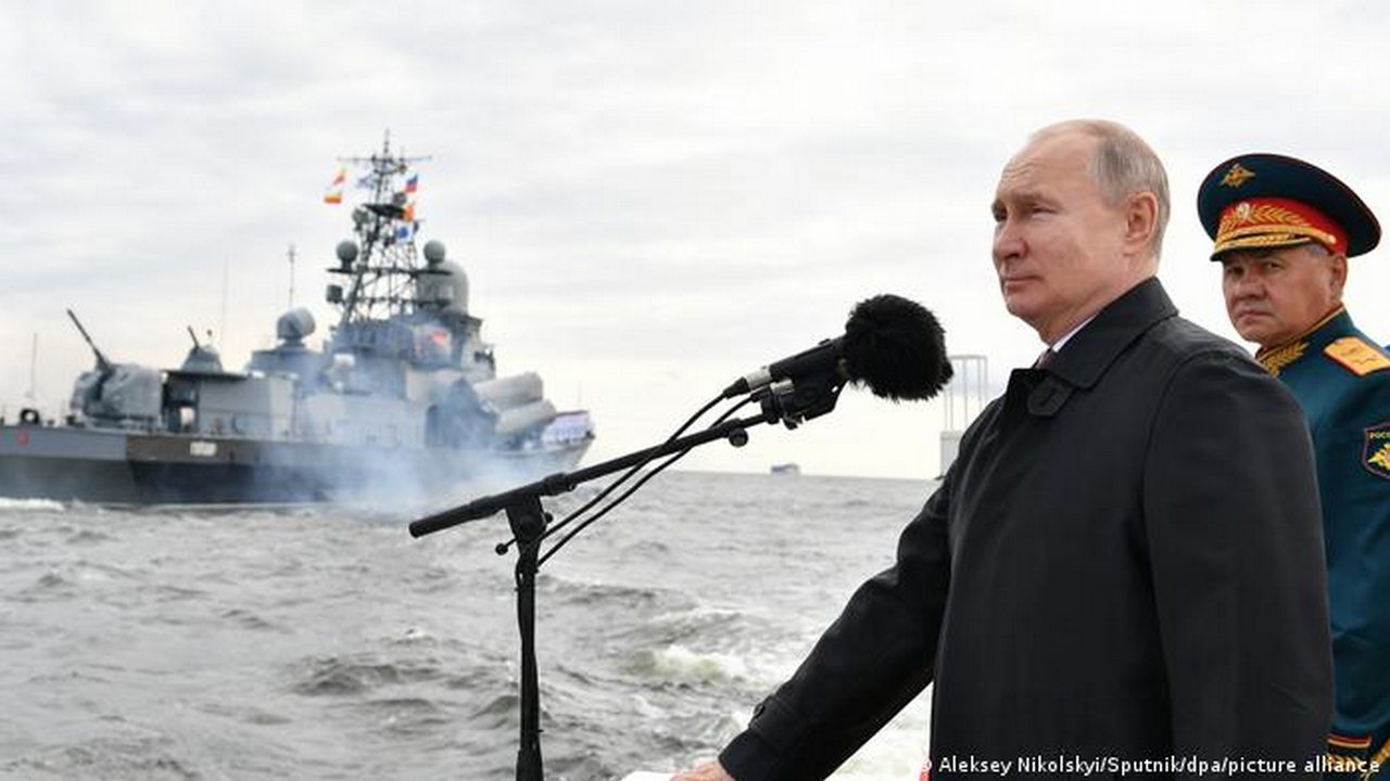 رژه نیروی دریایی روسیه