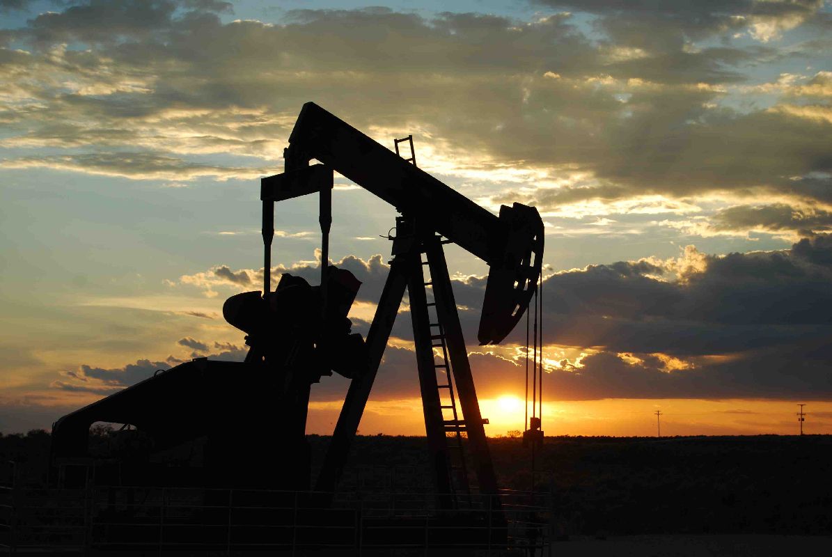 قیمت جهانی نفت خام کاهش یافت