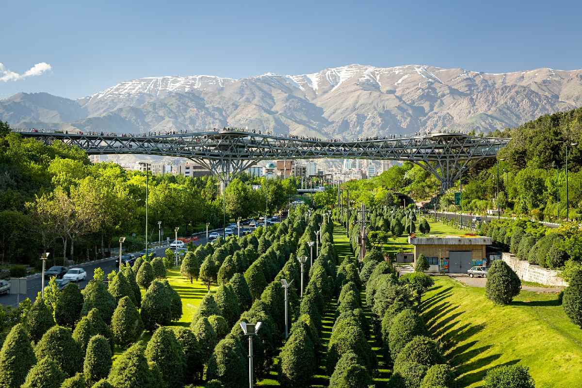 هر شهروند تهرانی چد متر فضای سبز شهری دارد؟