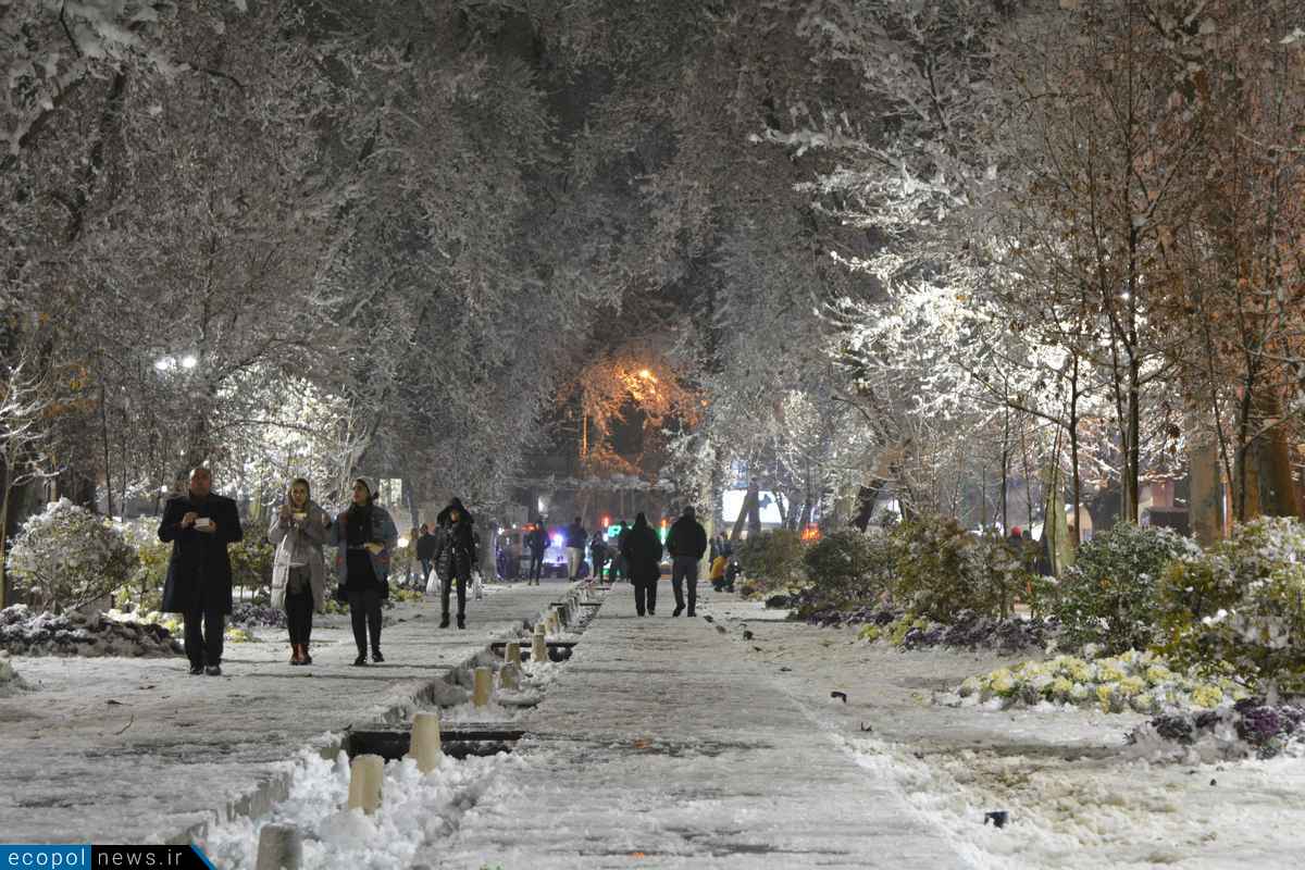 برف و سرما کلاس‌های حضوری زنجان را تعطیل کرد
