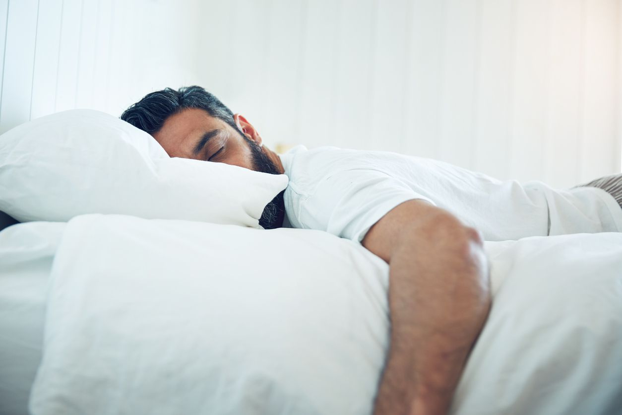 چرا خوابیدن به سمت چپ مفیدتر است؟
