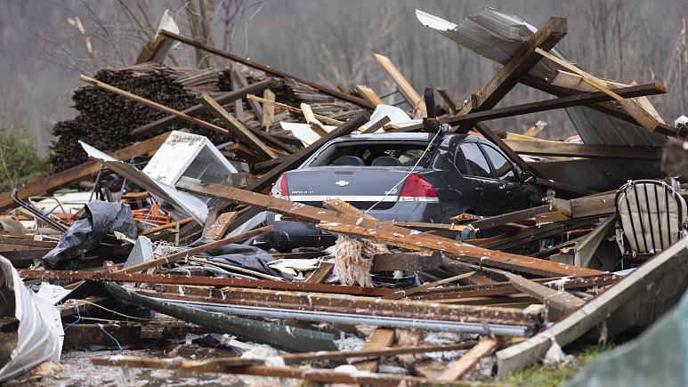 گردباد شدید جان ده‌ها نفر را در ایالت کنتاکی آمریکا گرفت