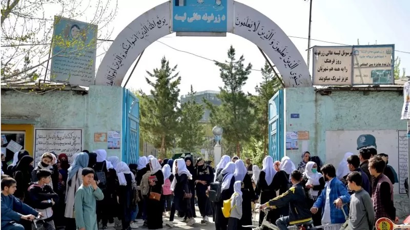 طالبان: دبیرستان‌های دخترانه در افغانستان تعطیل است
