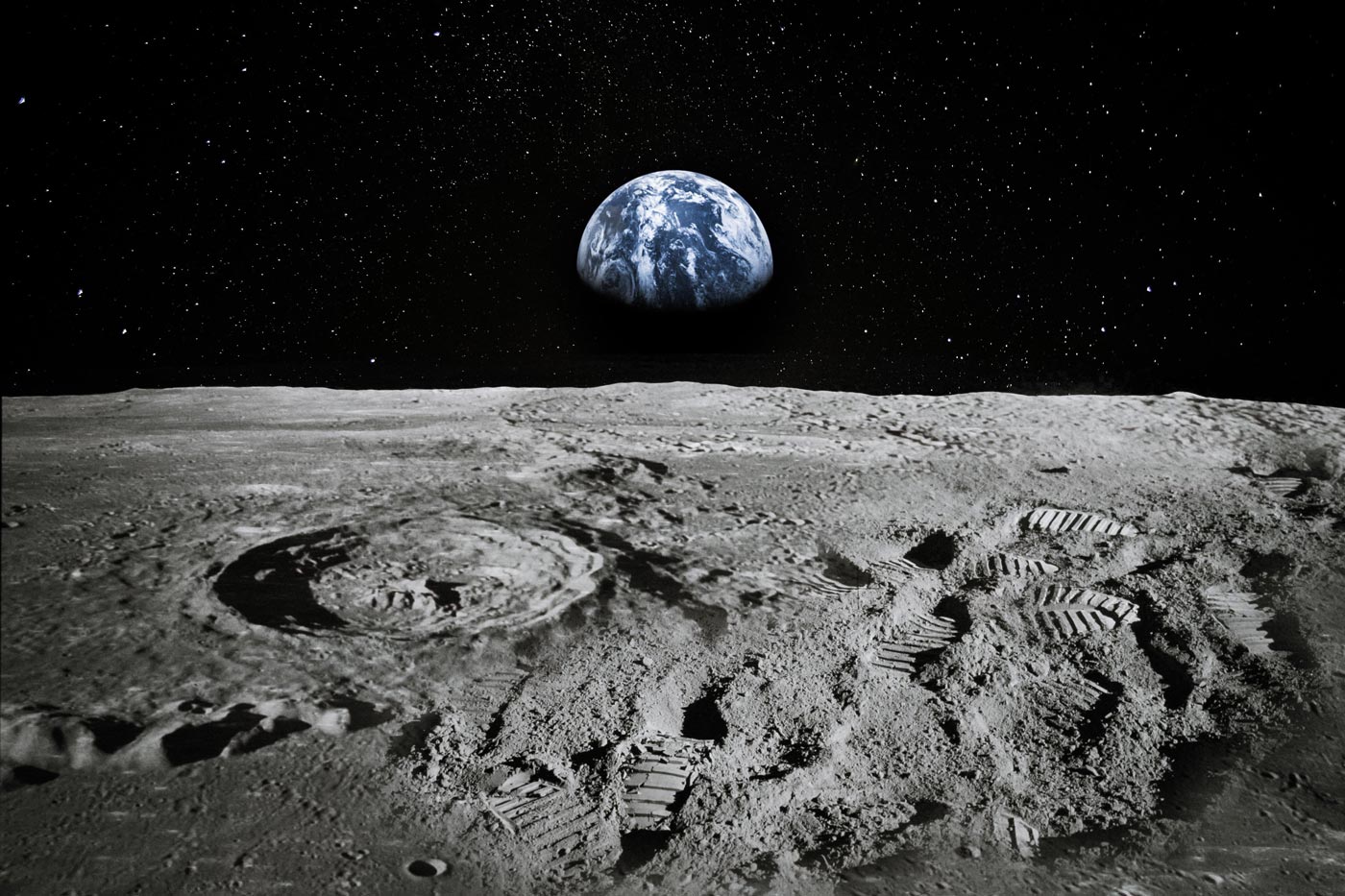 آمریکا به دنبال سوراخ کردن «کره ماه» بوسیله بمب اتم بوده است!