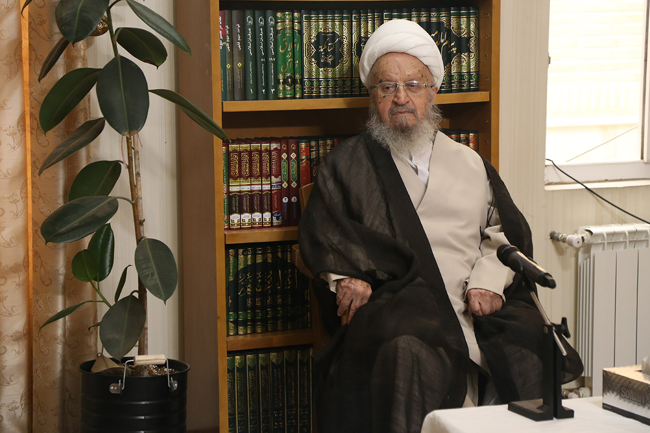 آیت الله مکارم شیرازی: حجاج ایرانی باعث تحریک عربستانی‌ها نشوند