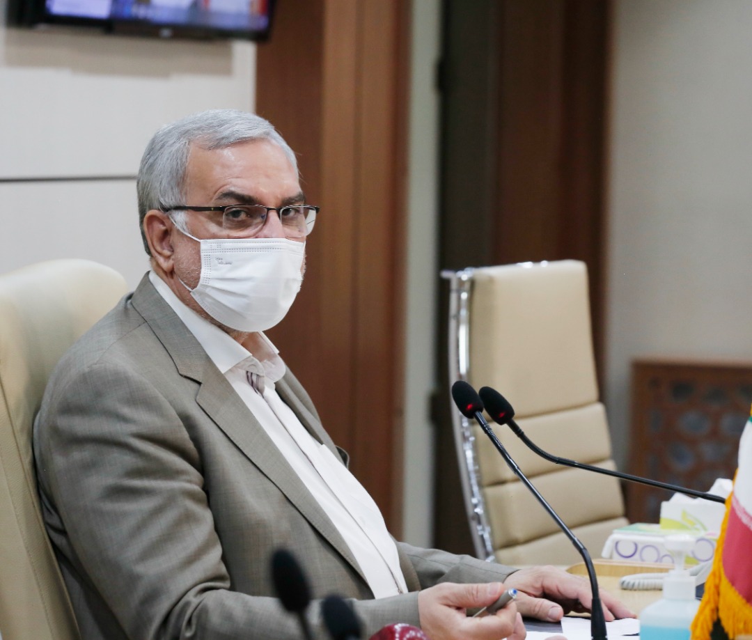 وزیر بهداشت: در ایران دو برابر متوسط جهانی دارو تجویز می‌شود