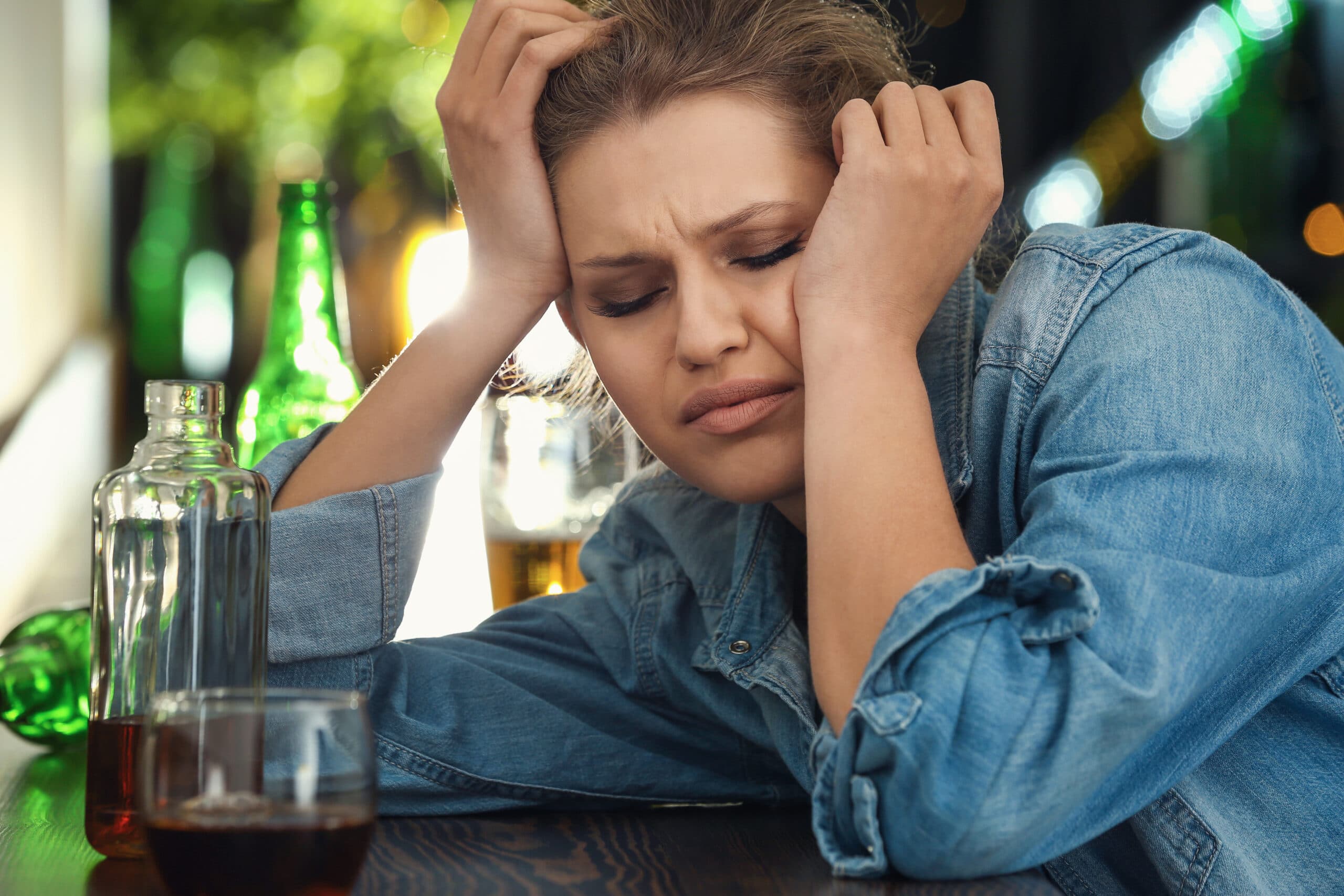 چطور از خماری بعد از نوشیدن الکل جلوگیری کنیم؟