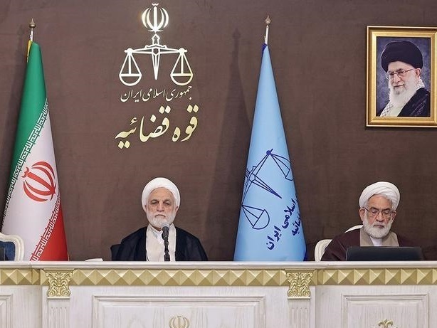 محسنی اژه‌ای: انتصاب کسانی که خود، فرزندان یا همسرشان تابعیت مضاعف دارند در مشاغل و پست‌های حساس ممنوع است